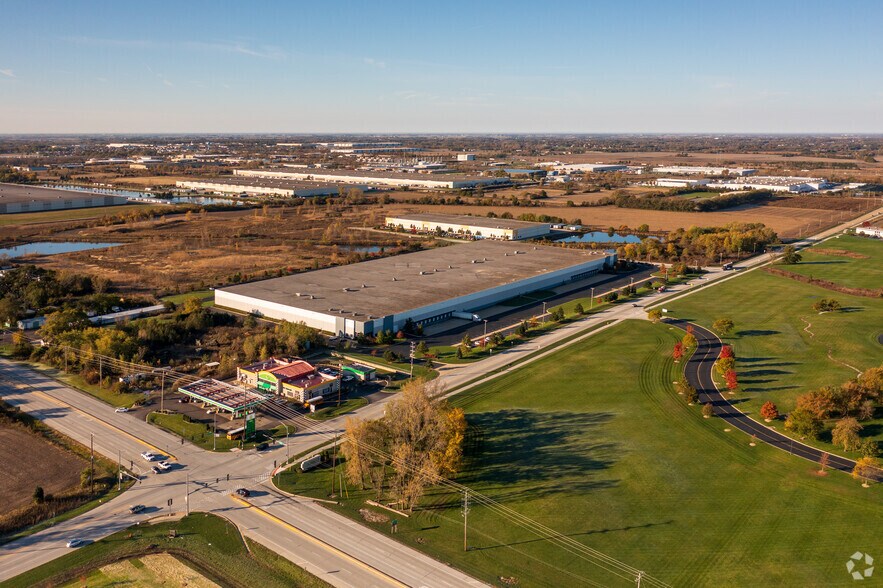 More Photos Of 425 Crossing Dr, University Park Warehouse For Lease