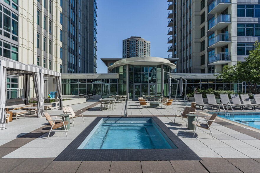 More Photos Of 555 W Kinzie St, Chicago Multifamily For Sale