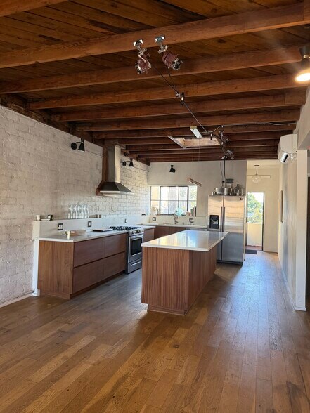 More Photos Of 1822 N Broadway, Los Angeles Storefront Retail Office For Sale