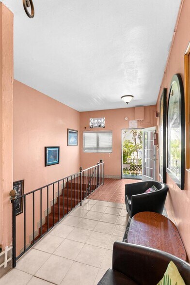 More Photos Of 40 George St, Nassau Hotel For Sale