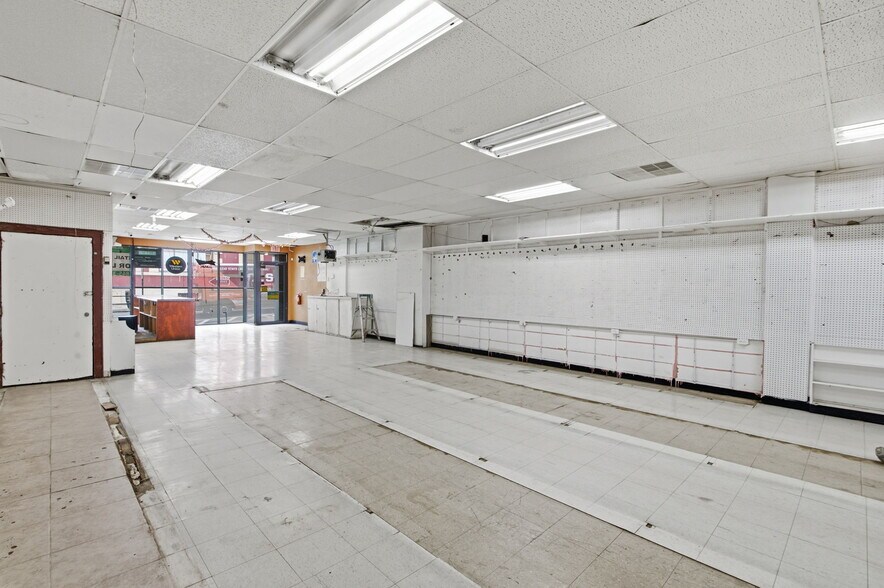 More Photos Of 7 New Main St, Haverstraw Storefront Retail Residential For Lease