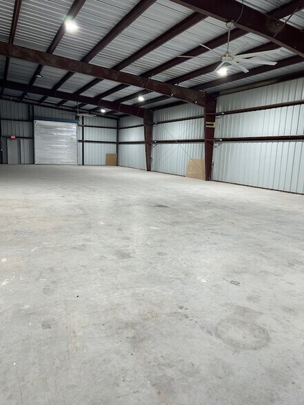 More Photos Of 8503 Lava Hill Rd, Austin Warehouse For Lease