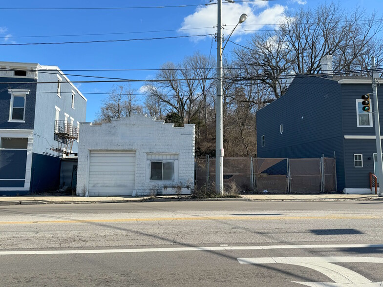 More Photos Of 1664 Frederick Ave, Cincinnati Freestanding For Sale