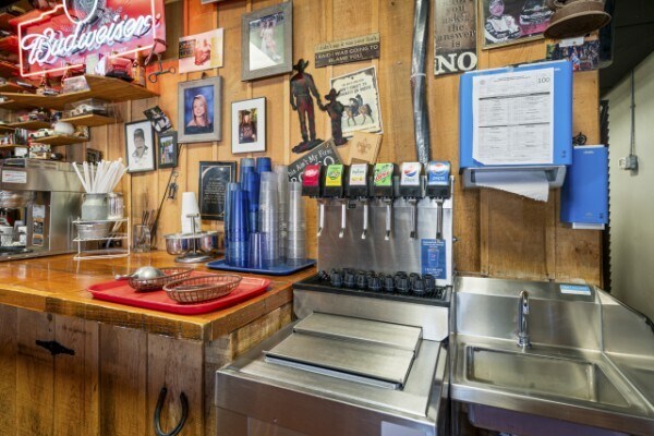 More Photos Of 601 N 1st St, Pulaski Restaurant For Sale
