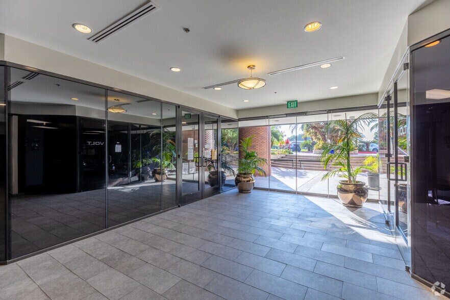 More Photos Of 5050 Avenida Encinas, Carlsbad Office For Lease