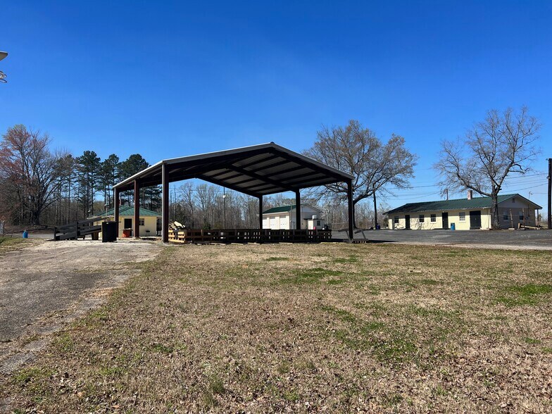 More Photos Of 1625 N US Highway 29, Salisbury Flex For Sale