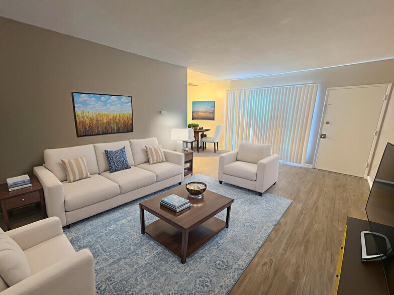 More Photos Of 14140 Delano St, Van Nuys Apartments For Sale