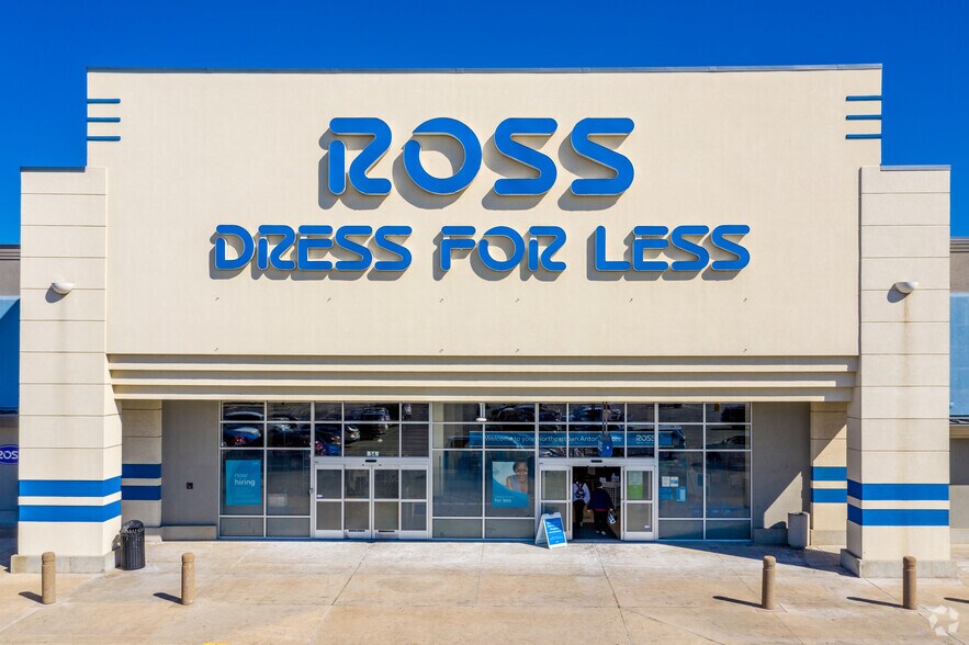 More Photos Of 8480-8680 Fourwinds Dr, San Antonio Unknown For Lease