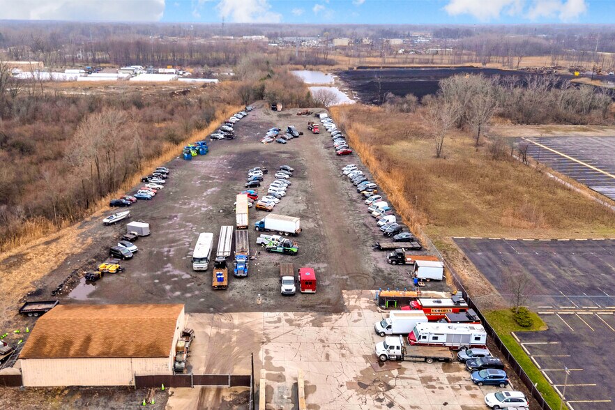 More Photos Of 16550 Racho Rd, Taylor Warehouse For Sale