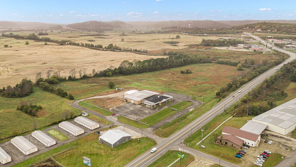 More Photos Of 302 E Happy Valley St, Cave City Light Distribution For Lease