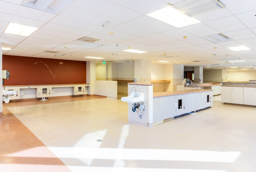 More Photos Of 50 N La Cienega Blvd, Beverly Hills Coworking Space