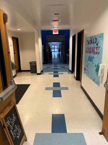 More Photos Of 1455 Wakendaw Rd, Mount Pleasant Schools For Lease