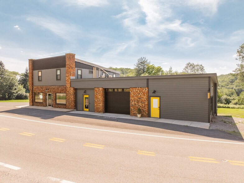 Primary Photo Of 541 Spruce St, Thomas Flex For Sale