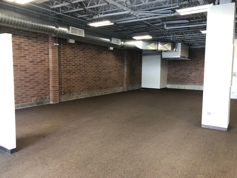 More Photos Of 711 W Grand Ave, Chicago Apartments For Sale