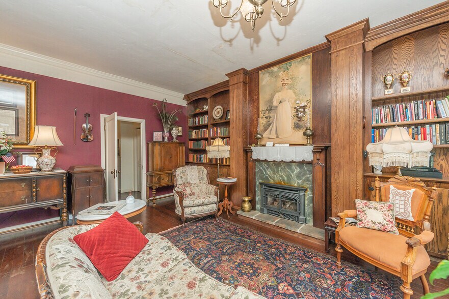 More Photos Of 481 Main St, Weaverville Hotel For Sale