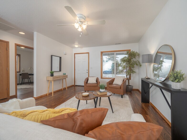 More Photos Of 402 E Washington St, Carlton Multifamily For Sale