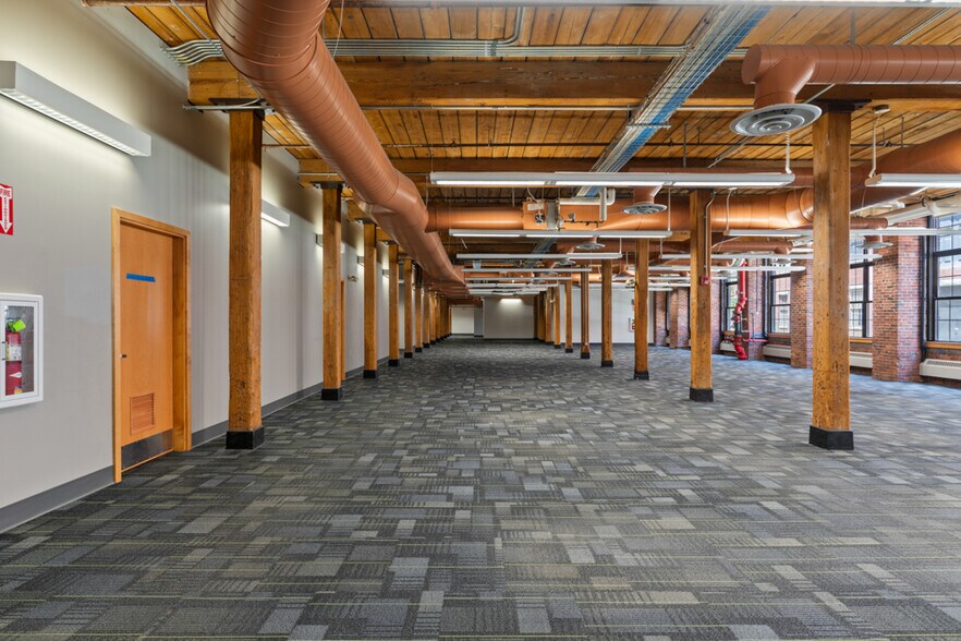More Photos Of 140 Mill St, Lewiston Office Residential For Sale