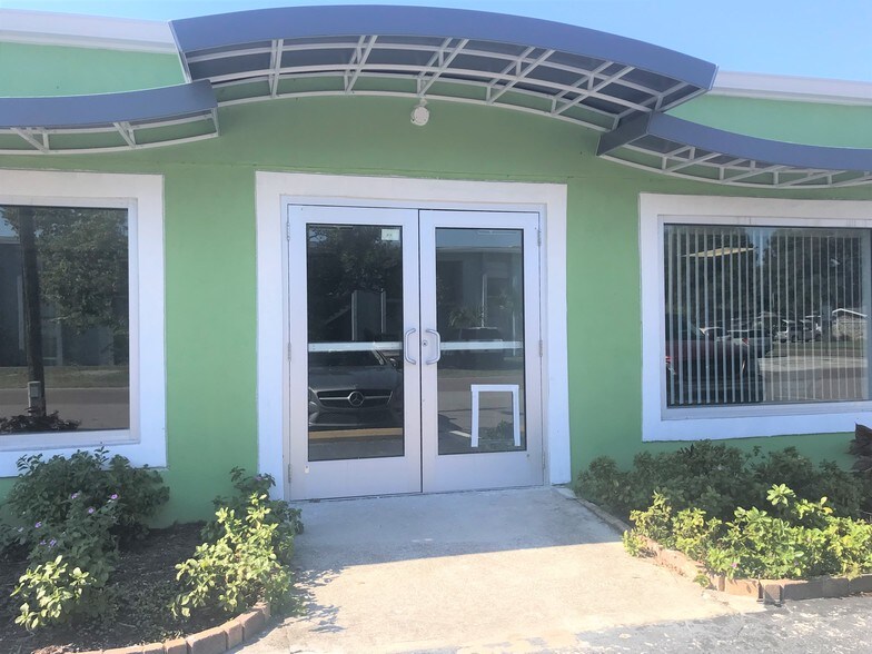 More Photos Of 5702 Gulfport Blvd S, Gulfport Office For Lease