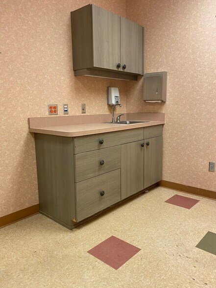 More Photos Of 8489-8491 SE 165th Mulberry Ln, The Villages Medical For Lease