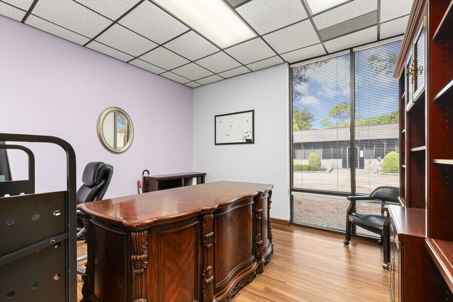 More Photos Of 17227 Mercury Dr, Houston Medical For Sale