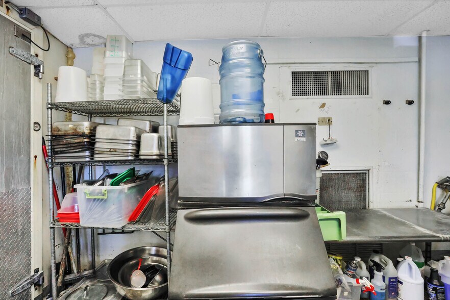 More Photos Of 114 Central Ave, Lake Wales Freestanding For Sale