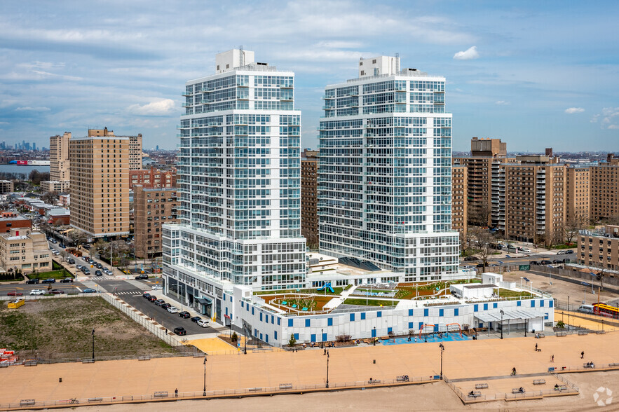 Primary Photo Of 1 Ocean Dr, Brooklyn Apartments For Lease