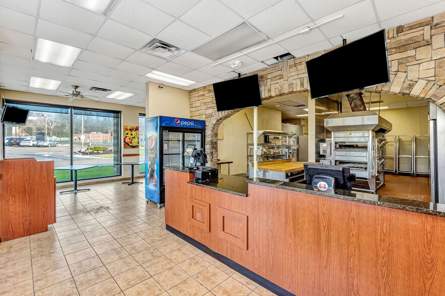 More Photos Of 920 Loveland-Madeira Rd, Loveland Storefront For Lease