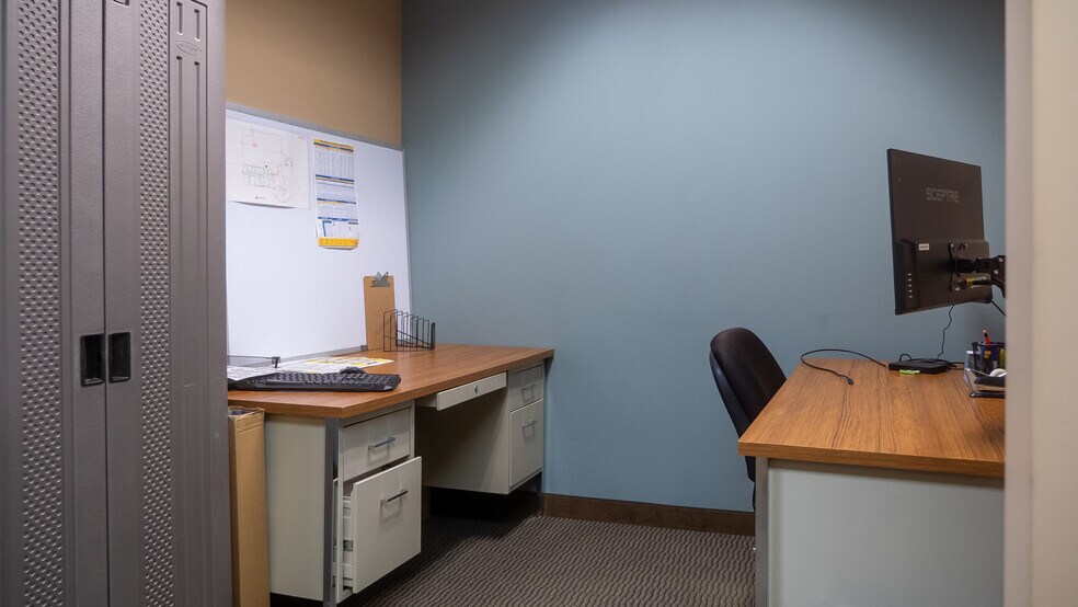 More Photos Of 3621 9th St NW, Rochester Warehouse For Lease