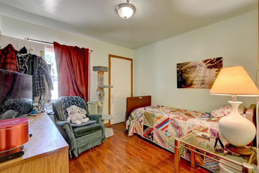 More Photos Of 625 Barbara Drive, Grants Pass Assisted Living For Sale