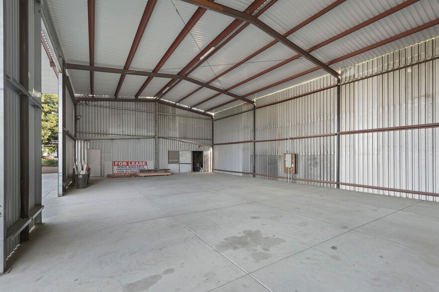 More Photos Of 10150 Mingo Rd, Galt Warehouse For Lease