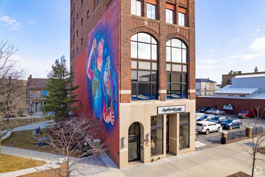 More Photos Of 180 W Michigan Ave, Jackson Office Residential For Lease