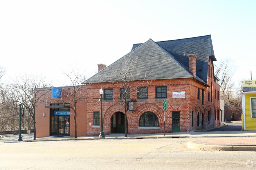 Primary Photo Of 11 W Michigan Ave, Ypsilanti Storefront Retail Residential For Lease