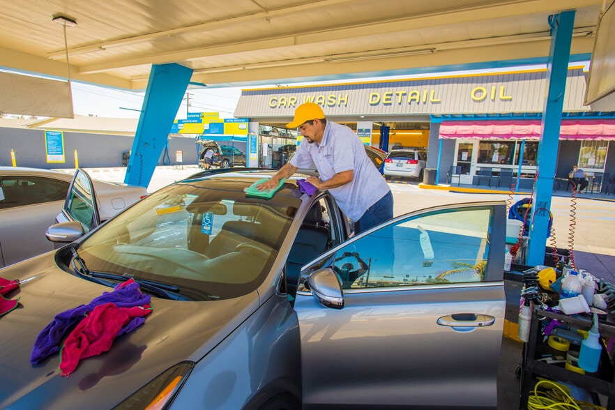 More Photos Of 21011 Pioneer Blvd, Lakewood Carwash For Sale