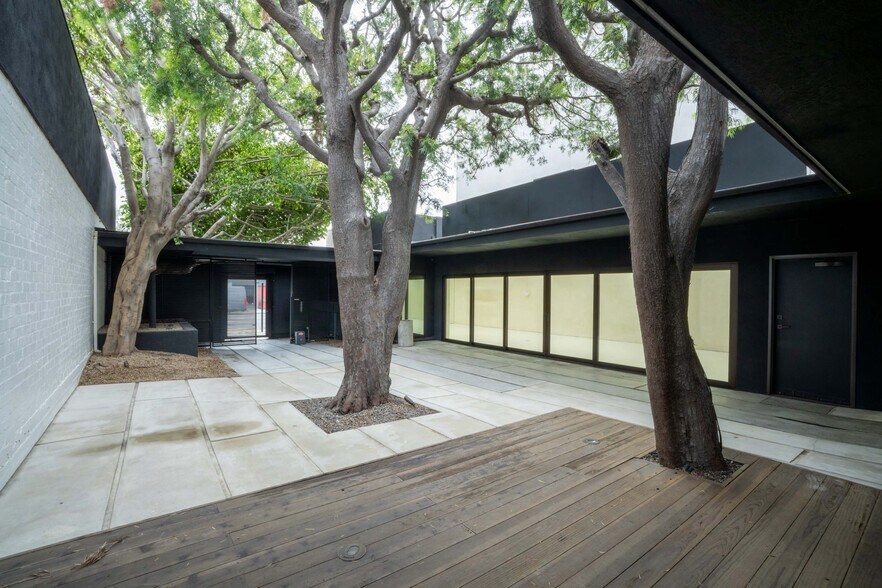 More Photos Of 8271 Beverly Blvd, Los Angeles Freestanding For Lease