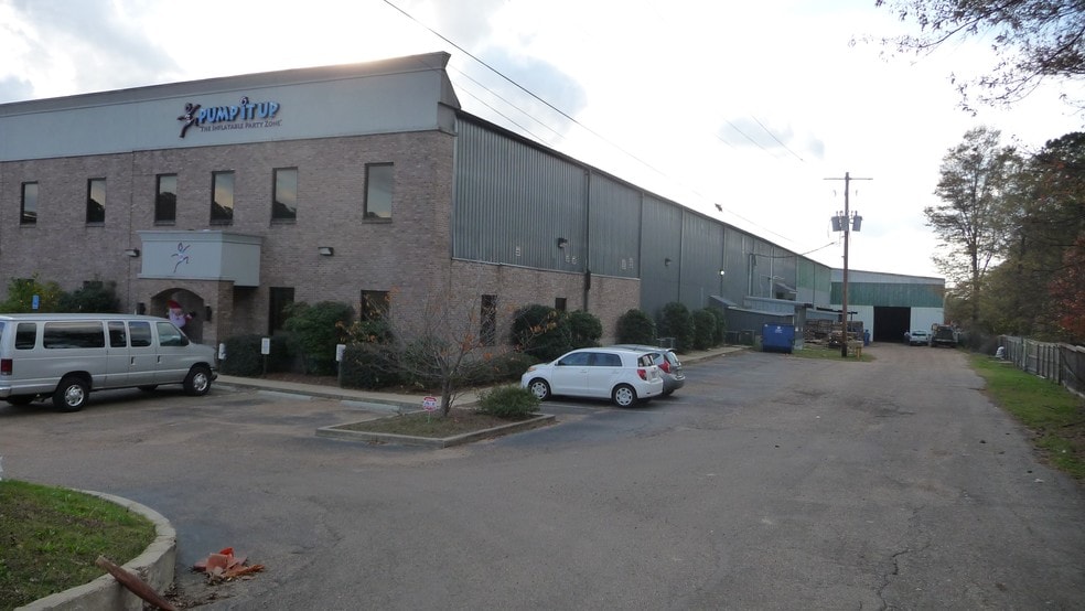 More Photos Of 1576 Old Fannin Rd, Brandon Warehouse For Lease