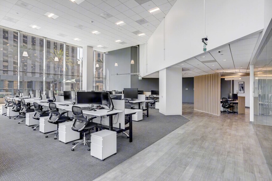 More Photos Of 1801 Century Park E, Los Angeles Office For Lease