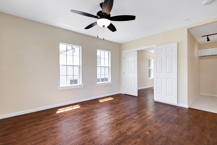 More Photos Of 834 W Russell Pl, San Antonio Apartments For Sale