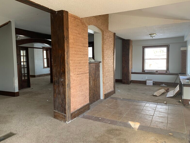 More Photos Of 325 Iris Ct, Saint Clair Medical For Sale