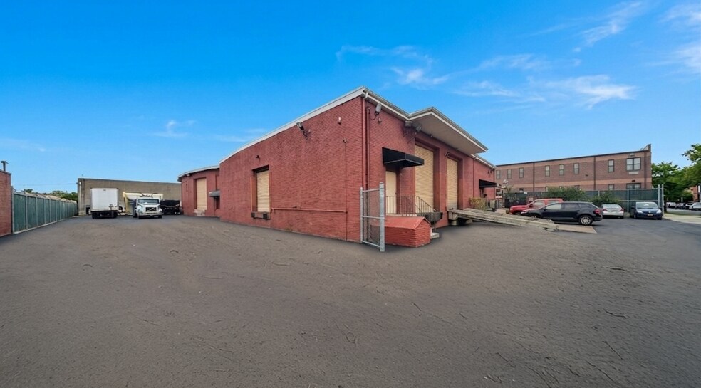 More Photos Of 60 5th Ave, Hawthorne Industrial For Lease