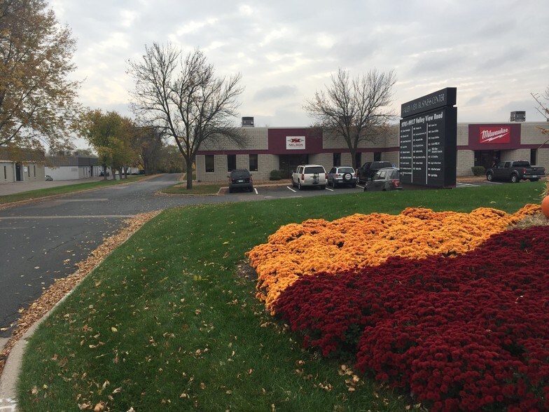 More Photos Of 9901-9927 Valley View Rd, Eden Prairie Showroom For Lease