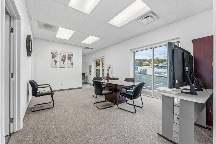 More Photos Of 742 Fairmont Rd, Morgantown Office For Lease