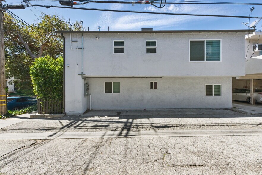 More Photos Of 11565 Iowa Ave, Los Angeles Apartments For Sale