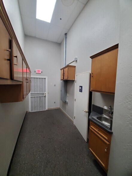 More Photos Of 6740 E University Dr, Mesa Unknown For Lease