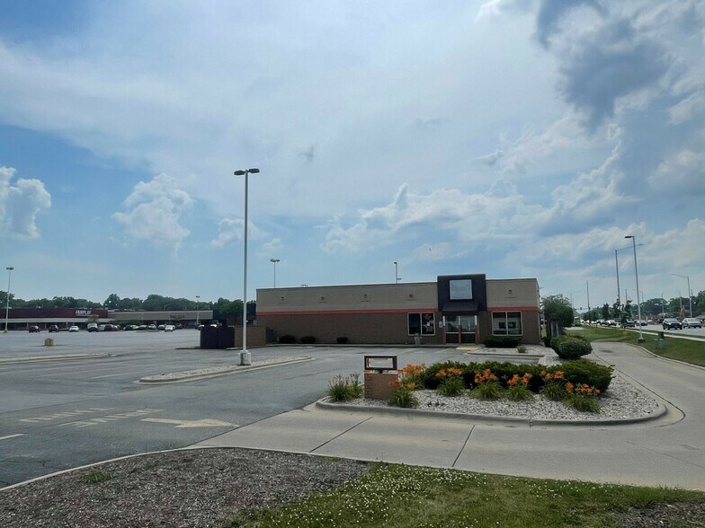 More Photos Of 2935-3069 159th St, Markham Unknown For Lease