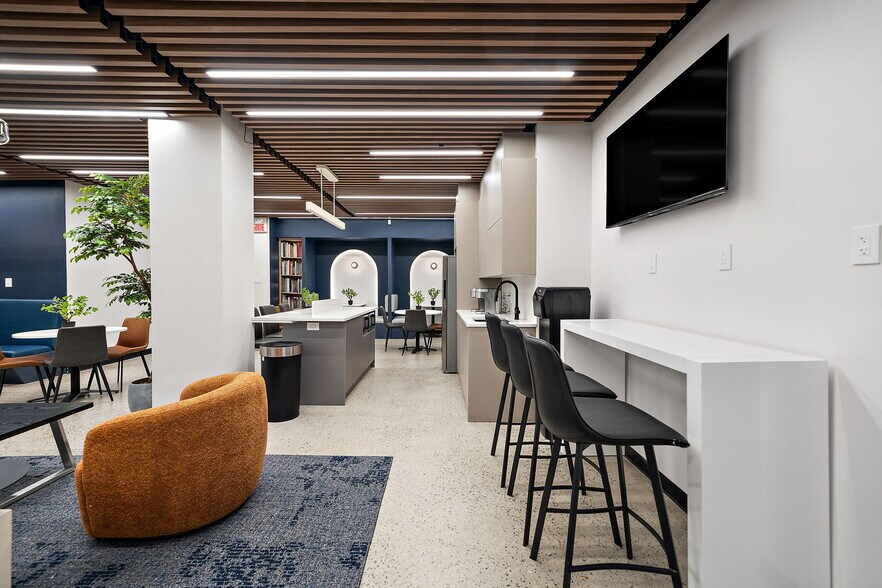 More Photos Of 9900 Boul Cavendish, Montréal Coworking Space