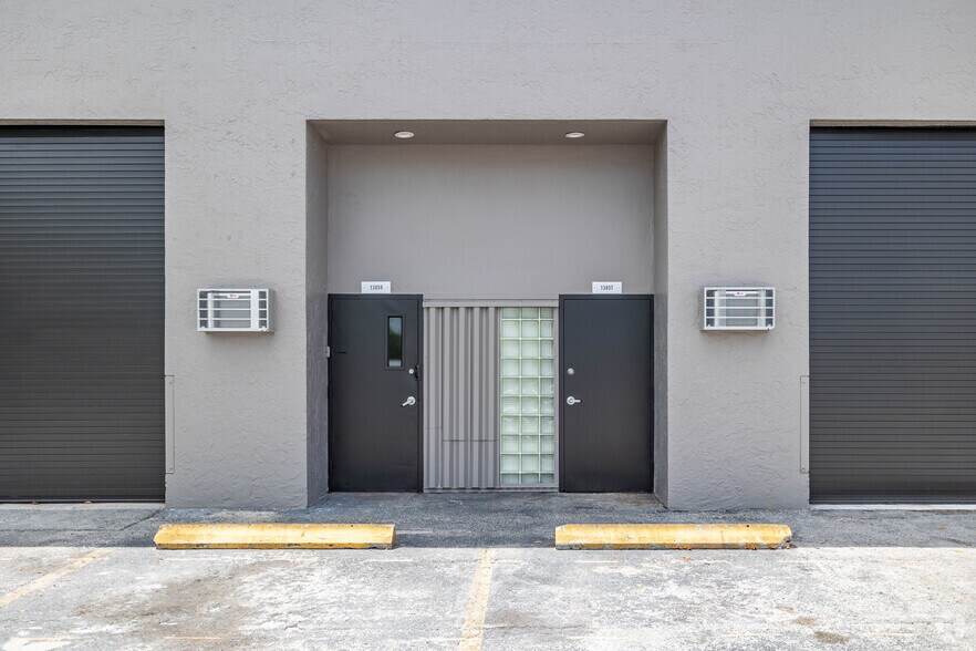 More Photos Of 13815-13831 SW 139th Ct, Miami Warehouse For Lease