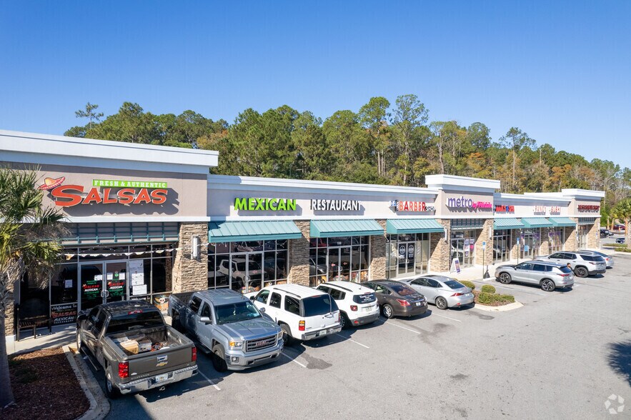More Photos Of 7025-7099 Collins Rd, Jacksonville Unknown For Lease
