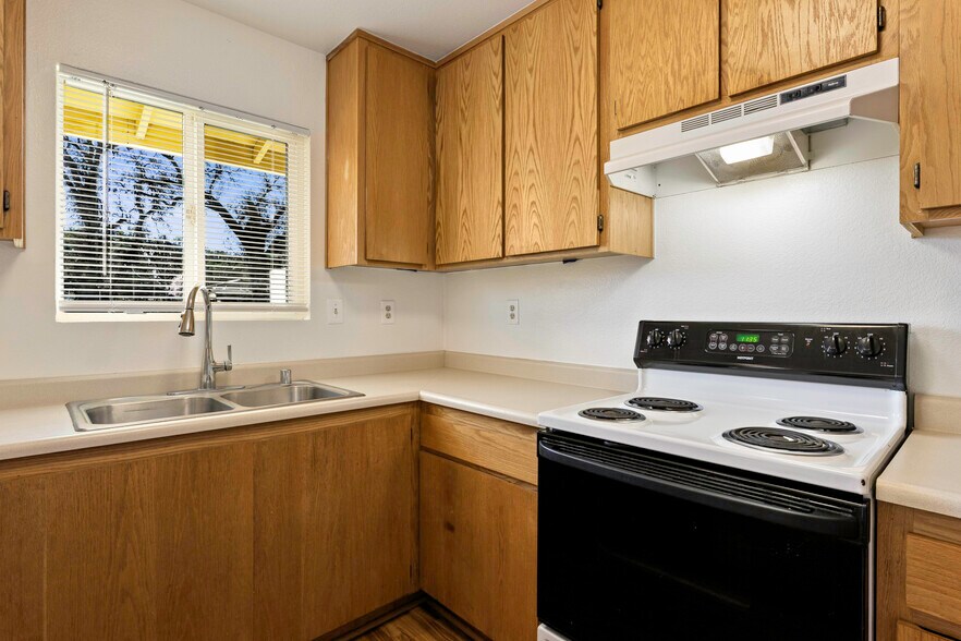 More Photos Of 9747 Winchester St, Lower Lake Apartments For Sale
