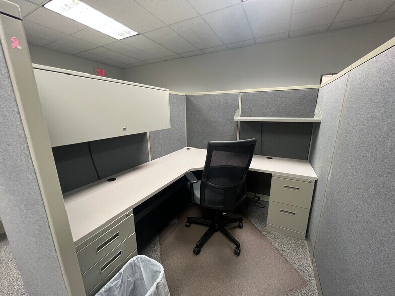 More Photos Of 2810 Meredyth Dr, Albany Medical For Lease