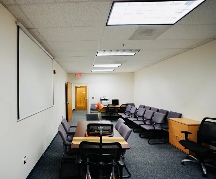 More Photos Of 610 Professional Dr, Gaithersburg Office For Sale